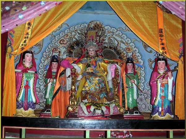 Putian's Plum queen in her temple