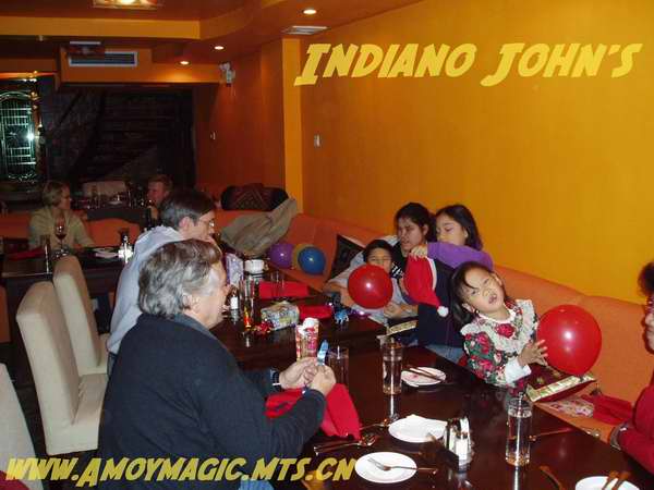 Bill Job, Lindel Townsley and friends evidently enjoy Indiano John's as well Bill and Kitty Job own Meixia Handicraft Company, and have been in Xiamen since 1987!! They're from Tennessee